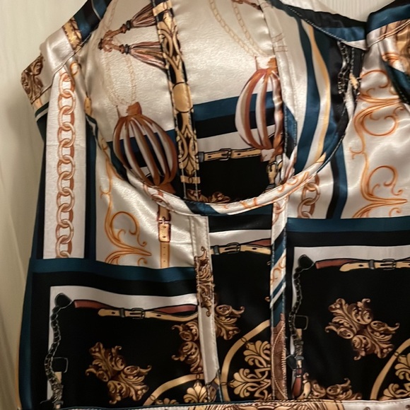 Fitted Guess pant jumpsuit. Shiny Gold, beige, green, black. - Picture 2 of 5